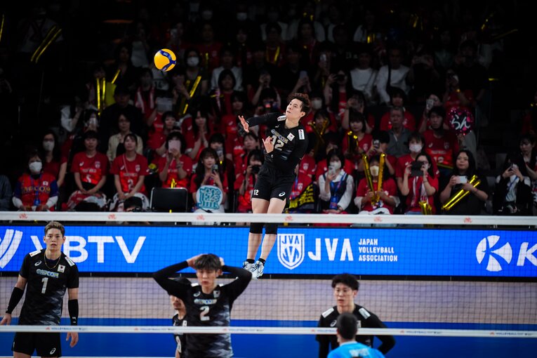 高橋藍（VNLスロベニア戦）　©︎Volleyball World