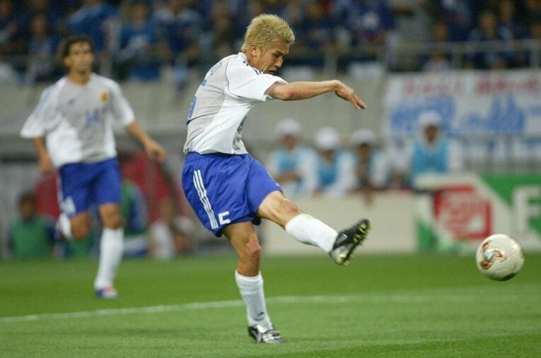 2002年の日韓W杯ベルギー戦、左足を振り抜いてゴールを決める稲本潤一。日本中を熱狂させた20年前の記憶を紐解いてもらった　©JMPA