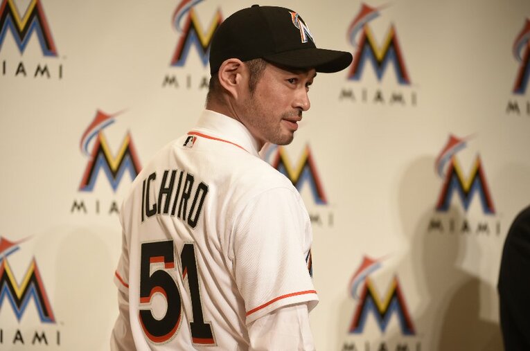マイアミ・マーリンズ入団会見のイチロー ／ photograph by Naoya Sanuki