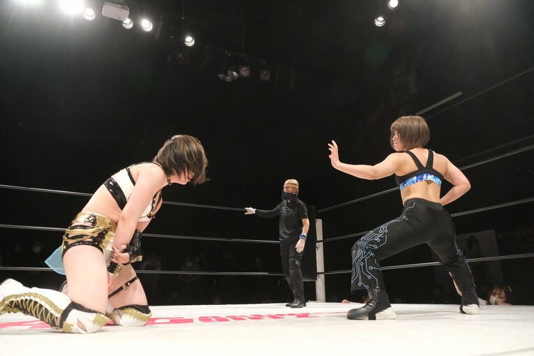 サイコロで勝敗が決まる？ 人気団体が “脱プロレス”で見せる女優たちのチャレンジとは…エース青野未来「エンタメだけど闘いがある」(66)