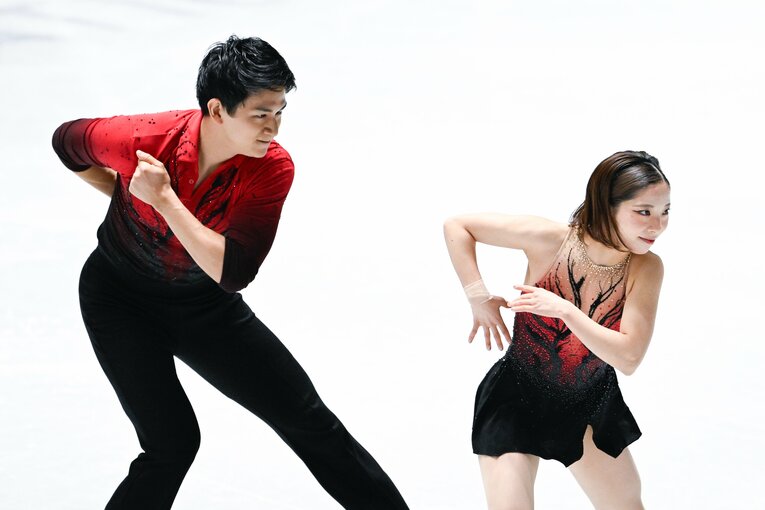 全日本選手権SP。三浦に左肩脱臼のアクシデントがあった【スワイプするとそのほかの写真もご覧になれます】　©Asami Enomoto