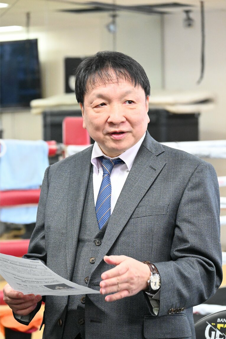 記者会見で説明する大橋秀行会長　©︎JIJI PRESS