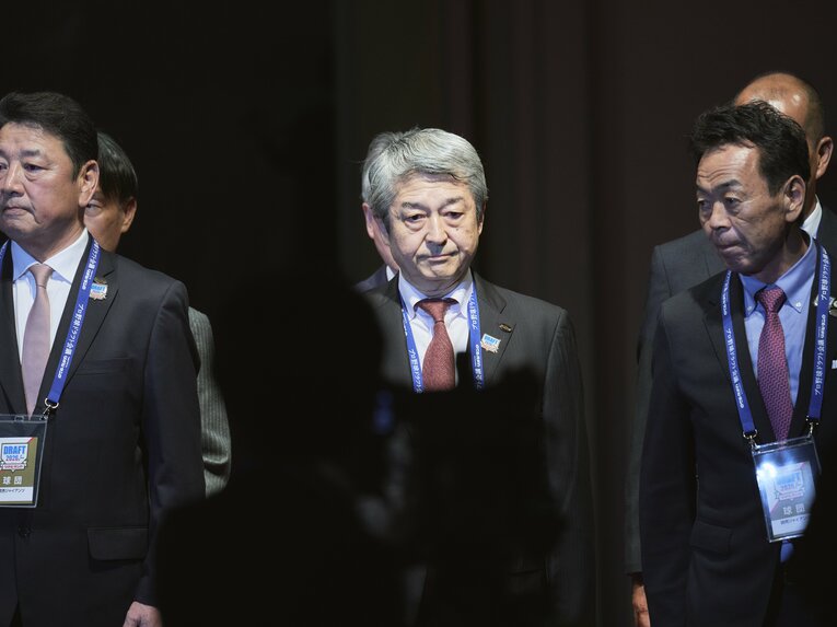 「表情が対照的すぎる！」ドラフト会場で見た巨人と阪神の首脳陣　©Yuki Suenaga