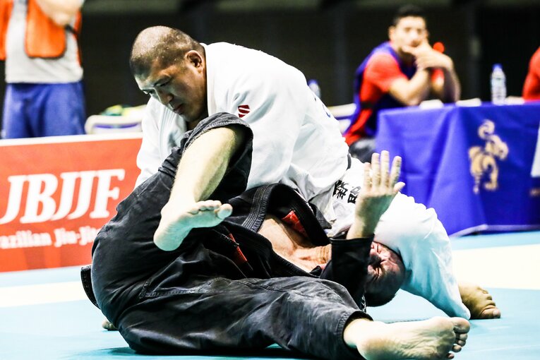 2016年9月、柔術アジアオープンで腕を極める関根　©Susumu Nagao