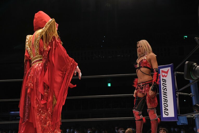 タイトルマッチは“朱里との作品”だった…新王者・ジュリアはスターダムをどう“引っかき回す”のか？ 異例のアピール「全員覚悟しとけよ！」(12)