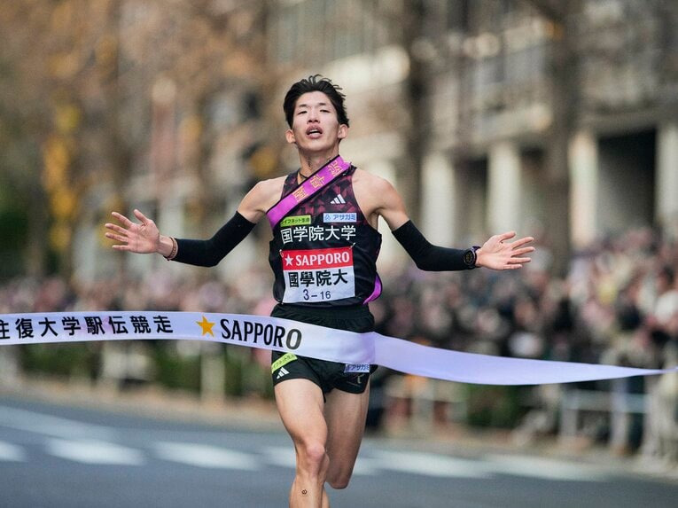 今年の箱根駅伝で史上最高の2位に入った国学院大　©Yuki Suenaga