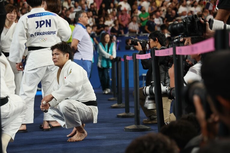 混合団体戦、悔しそうな表情の阿部一二三　©Tetsuya Higashikawa/JMPA