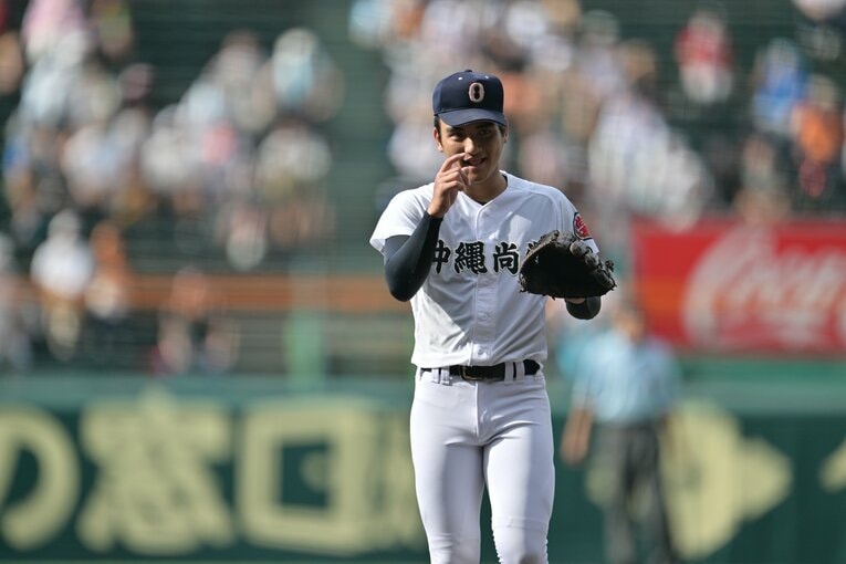 沖縄尚学のエース・東恩納蒼　©Hideki Sugiyama