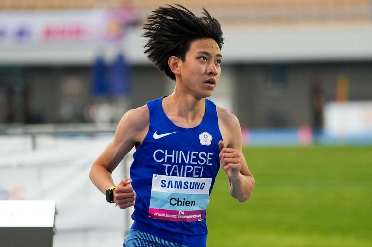 今冬の全国高校駅伝では優勝候補の一角と目される仙台育英高。3年生の簡子傑は長距離種目では非強豪国である台湾からの留学生だ ／ photograph by Satoshi Wada