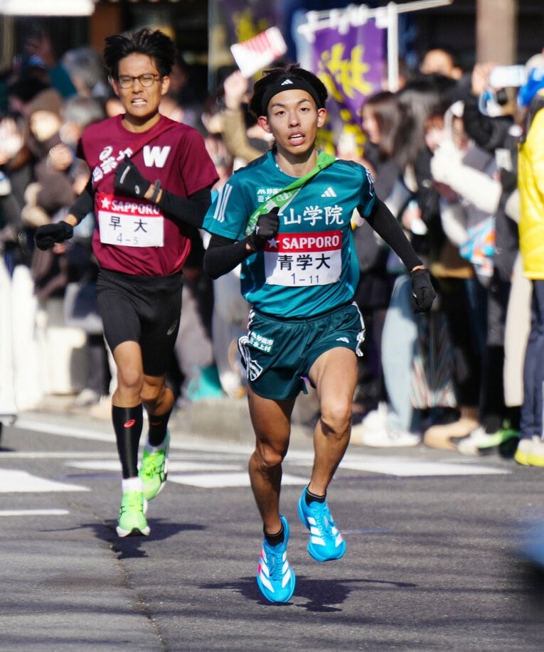 従来の区間記録を2分近く更新した黒田。5区の付き添いとなった松田にとっても衝撃的な走りだった　©︎JIJI PRESS