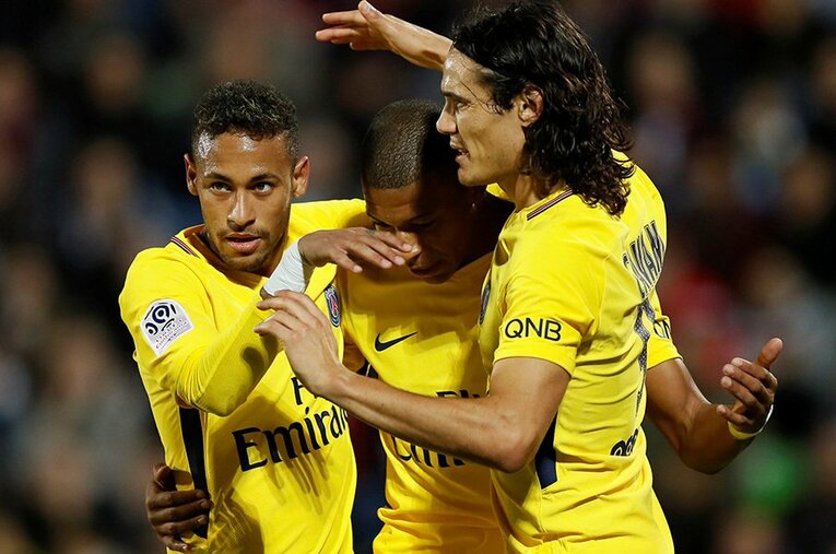 ネイマールだけでなくムバッペが加わったPSG。カバーニを含めれば移籍金にして“570億円トリオ”である。 ／ photograph by AFLO