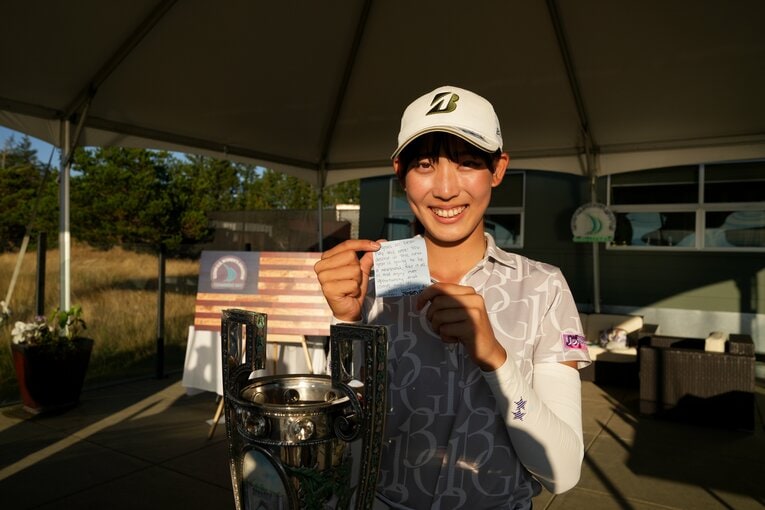 昨年度大会の覇者、ジェンセン・キャッスルからメッセージをもらった馬場　©︎USGA/Darren Carroll