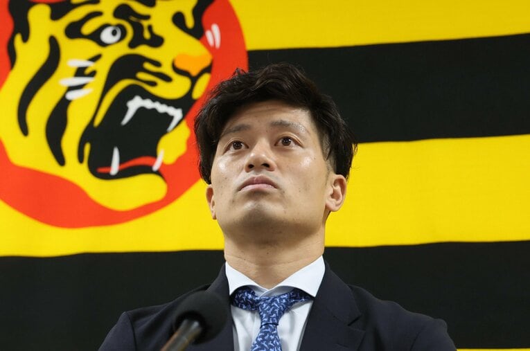 阪神の新主将となった坂本誠志郎捕手が、チーム力に対しての“危機感”を明かした ／ photograph by SANKEI SHIMBUN