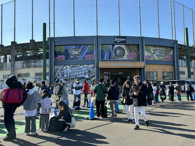 メイングラウンド前は盛況だった　©Kou Hiroo