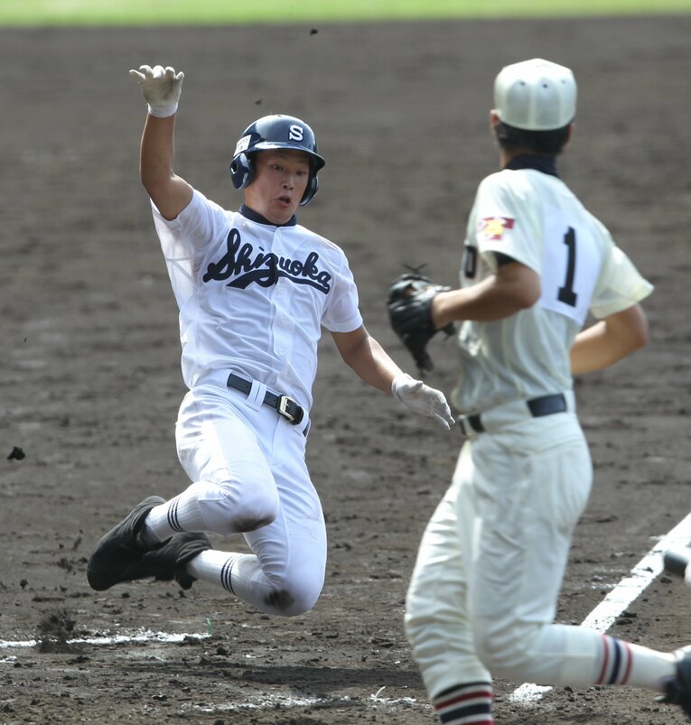 2011年夏の甲子園での静岡高校　©JIJI PRESS