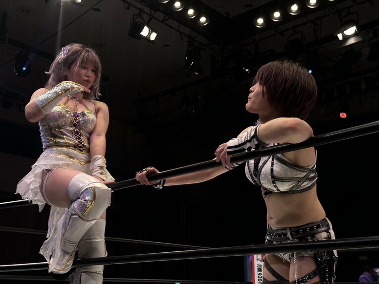 安納サオリvs中野たむ　©Norihiro Hashimoto
