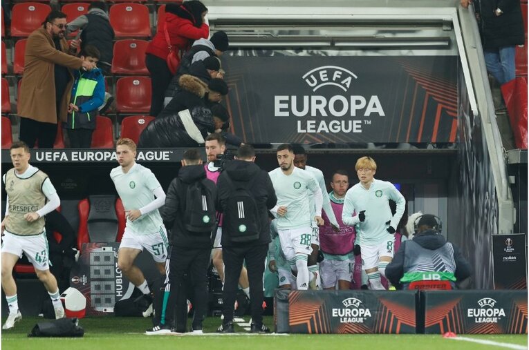 古橋亨梧のスパイクに「日の丸とKyogo」 セルティックでの絶好調ぶりを撮って体感した“スピードと日本代表での期待”(2)