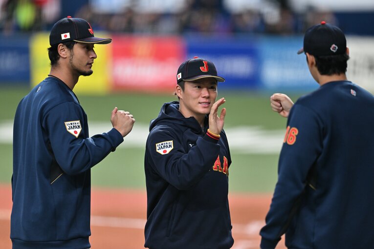 大谷（右）と山本（中央）、ダルビッシュの３人が揃ってプレーオフで戦った　©Naoya Sanuki