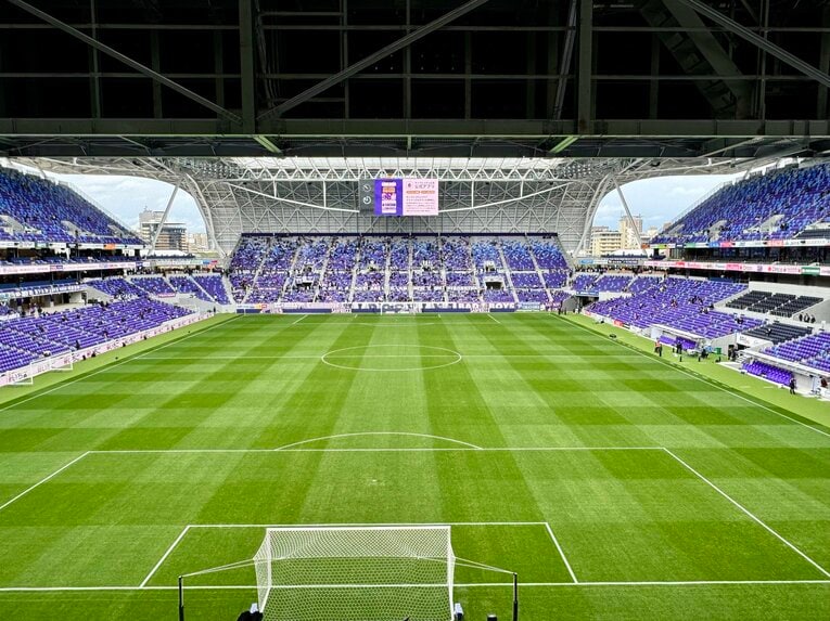 アウェイゴール裏からピッチを望む　©Atsushi Iio