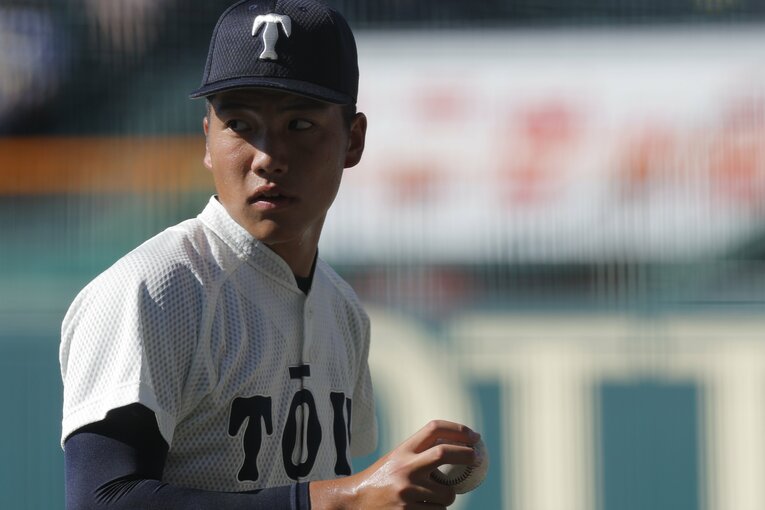 【2024年夏の甲子園】エース番号の「1」をつけた平嶋桂知は8回からマウンドへ　©Shigeki Yamamoto