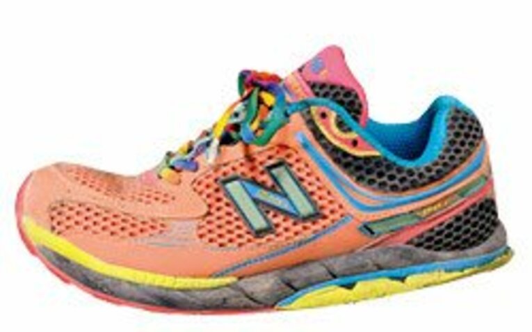 ニューバランスのMR967。「色は俺のアイデア。パンクやろ」