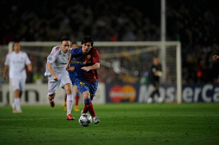 バルセロナ時代のメッシのドリブル（2009年）　©Takuya Sugiyama