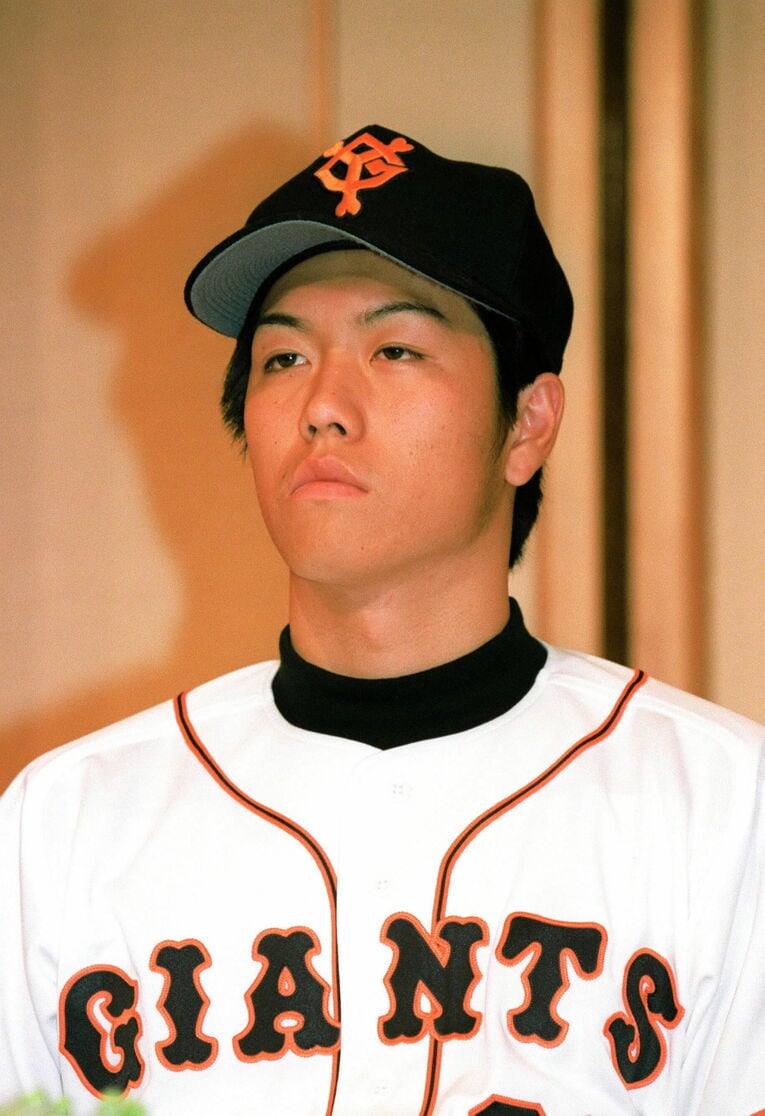 1999年12月、入団会見での條辺剛（当時18歳）©JIJI PRESS