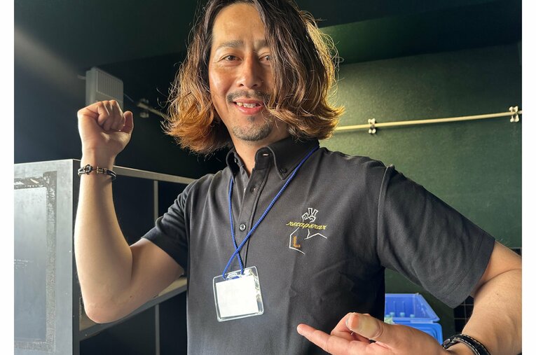 那覇セルラースタジアムを訪れた大嶺さん　©︎Chiba Lotte Marines