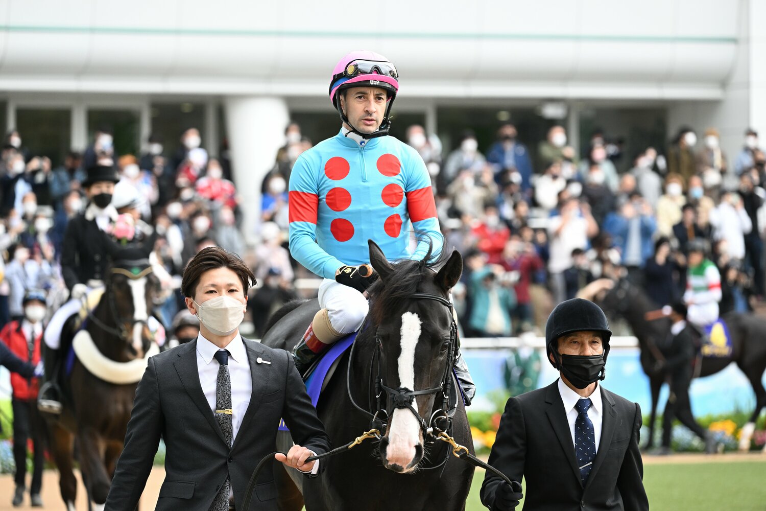 日本ダービー イクイノックスの 大外18番枠 から馬券に絡んだのは 過去10年でわずか1頭 状態抜群 優勝の可能性がある馬は 競馬 Number Web ナンバー