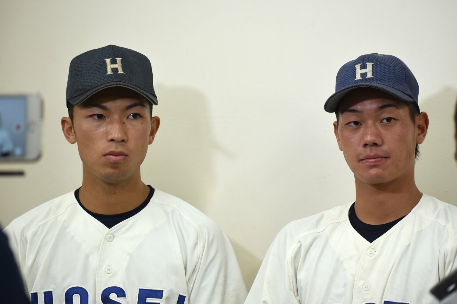 来年ドラフト有力候補の大学生二塁手【2】法政大・齊藤大輝（178cm74kg・右投右打・横浜高、写真左）。写真右は法大・福田光輝内野手　©Sankei Shimbun