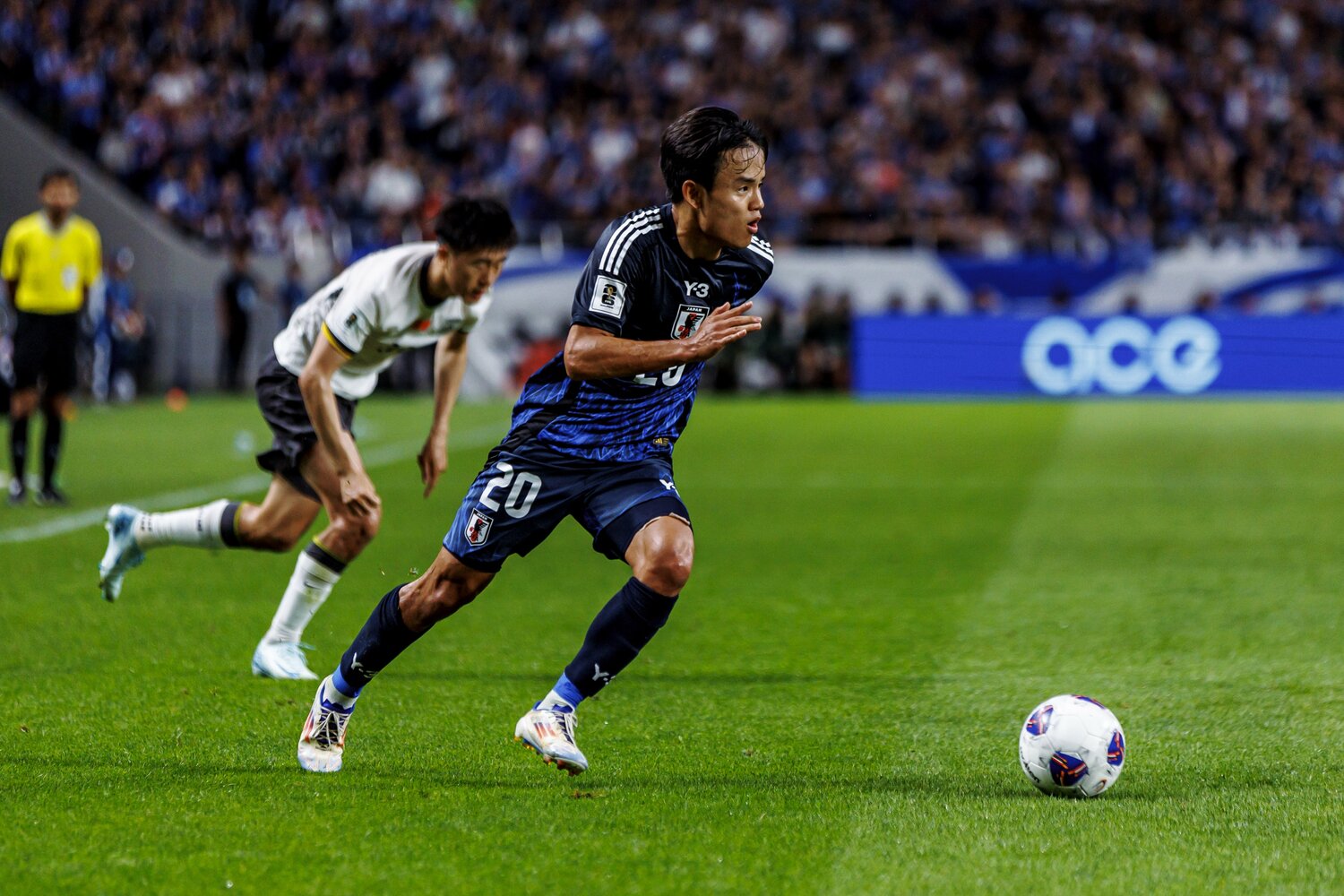 遠藤の先制点直前の決定機は、久保と堂安で切り開いたものだった　©Kiichi Matsumoto