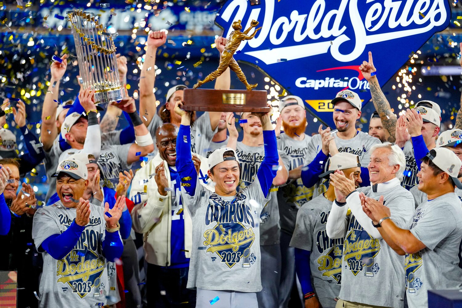 フル回転してワールドシリーズMVPを獲得した山本は疲労困憊だが…  ©Getty Images