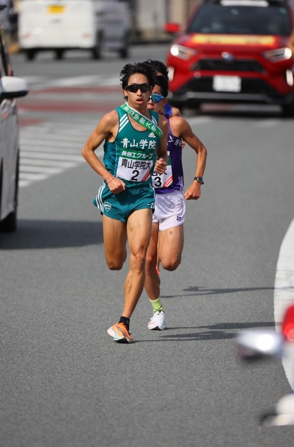 2020年の全日本大学駅伝で山内はブレーキ。当時主将だった神林の走りに救われたという　©JMPA
