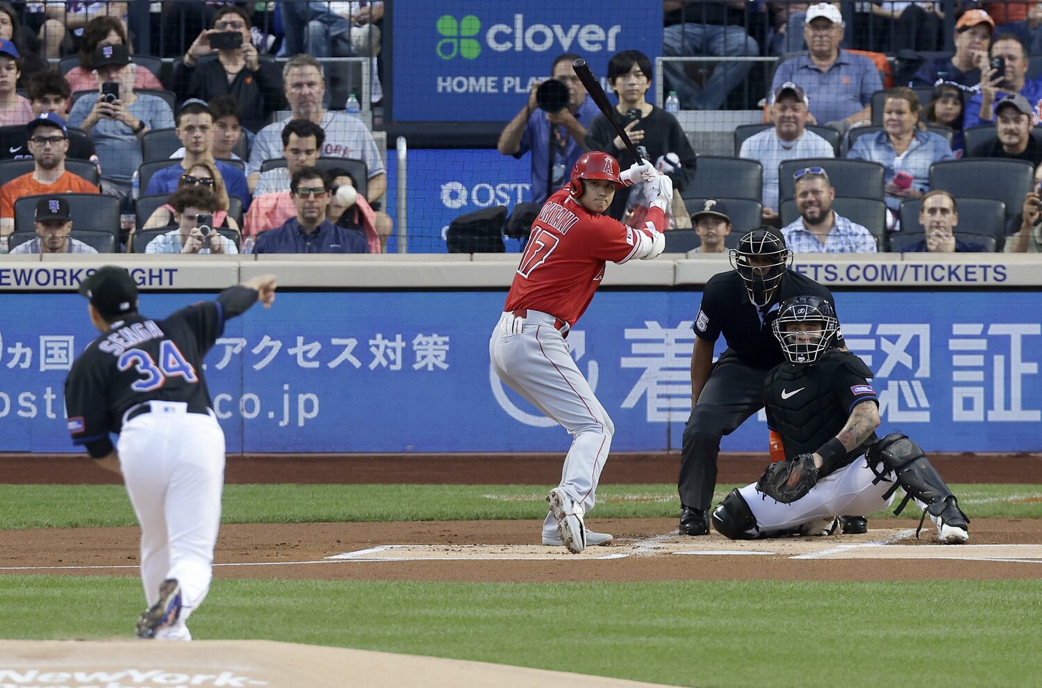 右ヒジの故障発覚後、千賀滉大との対決も実現している　©Getty Images