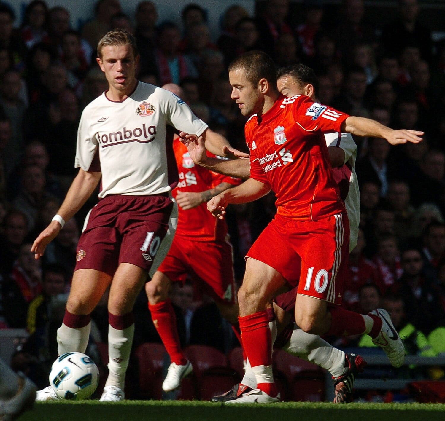今やリバプールの闘将ヘンダーソンもサンダーランドの下部組織出身だ　©Getty Images