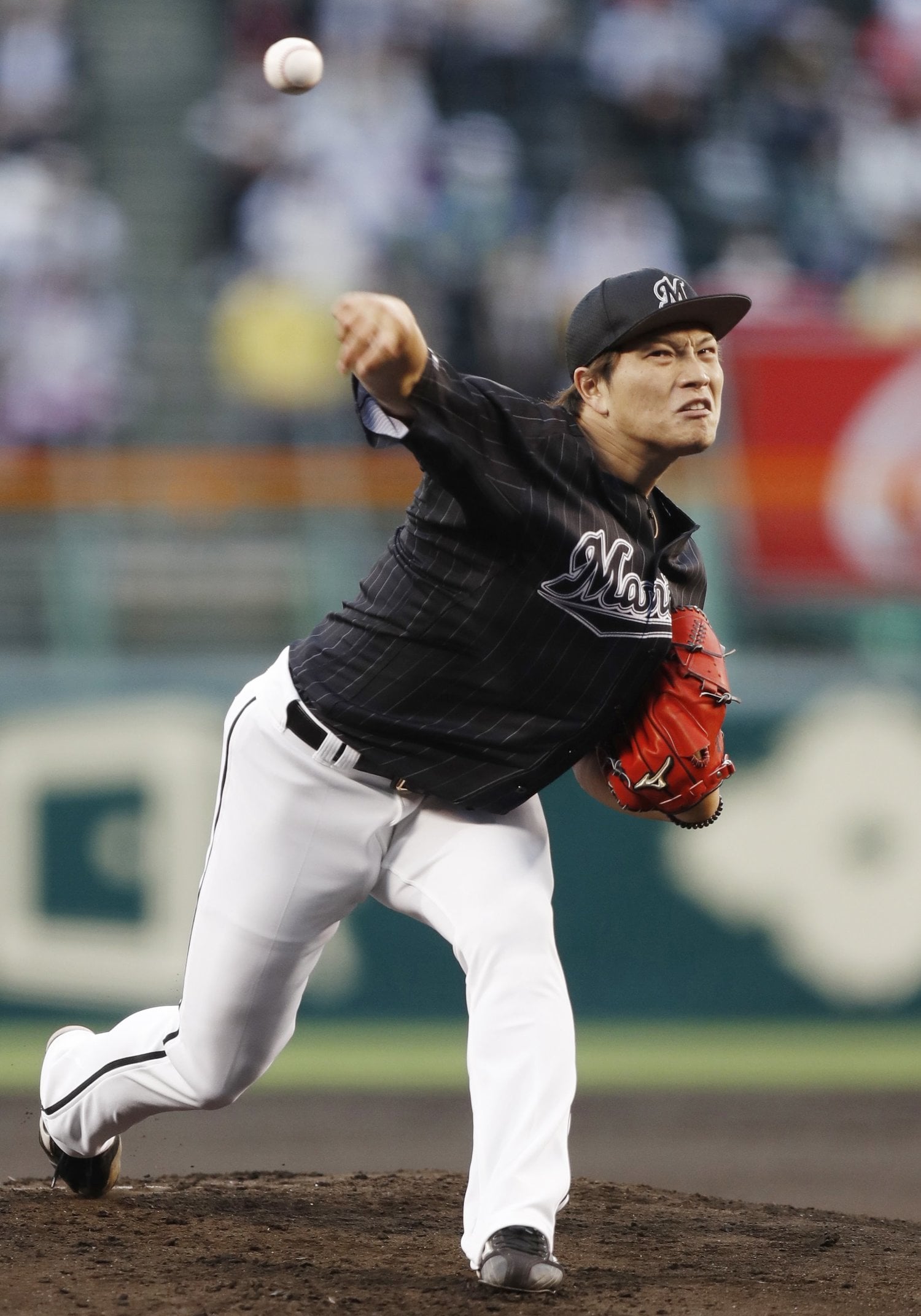 5月26日、プロとして初めて甲子園のマウンドに立った岩下　©︎KYODO