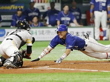 中途半端なビデオ判定は逆効果だ！プロ野球界に足りない「第三者の目」。＜Number Web＞ photograph by Kyodo News