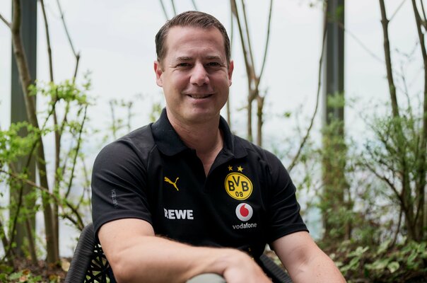 「獲得を検討していました」欧州サッカー超名門クラブGMが激白…“日本代表の司令塔”幻の移籍と破談のワケ「最後はクラブのフィロソフィーが…」