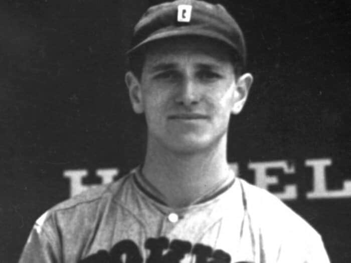 「父が殺人事件を犯して…」巨人で活躍“ロシア出身の天才投手”スタルヒンとは何者だったのか？ 生で見た人の証言「投球はダルビッシュに似ている」＜Number Web＞ photograph by KYODO