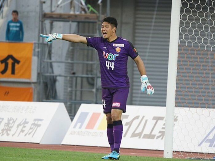 結婚式8日後に無所属からの正GK。J2山口・藤嶋栄介、激動の5カ月間。<Number Web> photograph by Takahito Ando