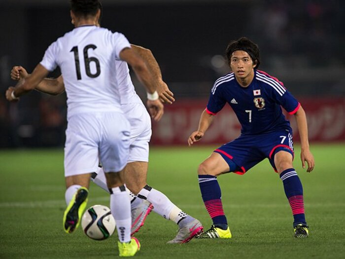 “ヤットレスジャパン”の心臓最右翼！柴崎岳、「速く」と「遅く」を操るために。＜Number Web＞ photograph by Takuya Sugiyama