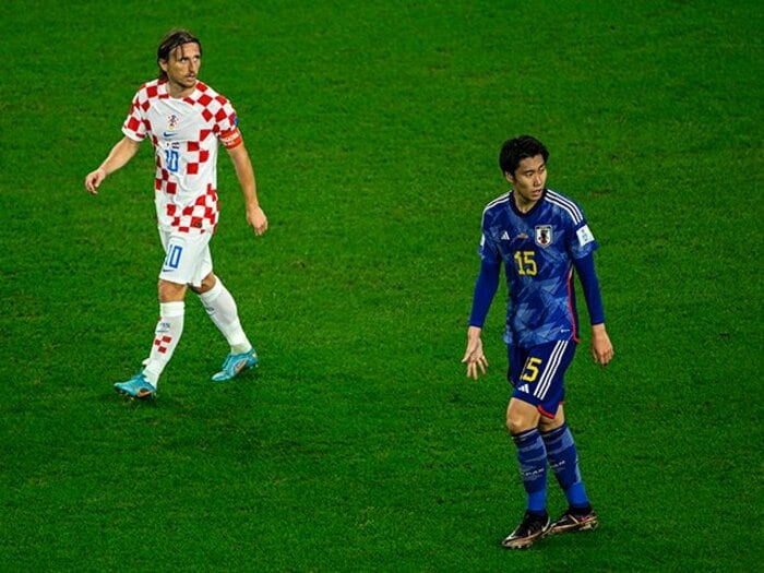 ブラジル名手が「勇敢で知的で驚きに満ちた日本代表」とホメた一方で「カマダが本来の力を…ミナミノ、クボも」切ない報道な理由＜Number Web＞ photograph by Takuya Sugiyama/JMPA