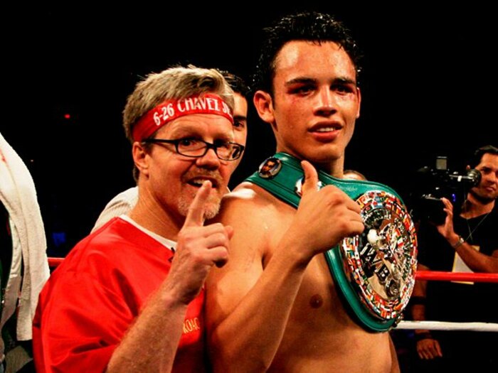 世界王者を25人も育てた名伯楽の確固たる信条。～“生きた伝説”フレディ・ローチ～＜Number Web＞ photograph by Sumio Yamada