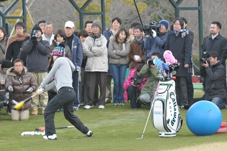 2008年、新年練習を報道陣に公開した上田桃子　©︎BUNGEI SHUNJU