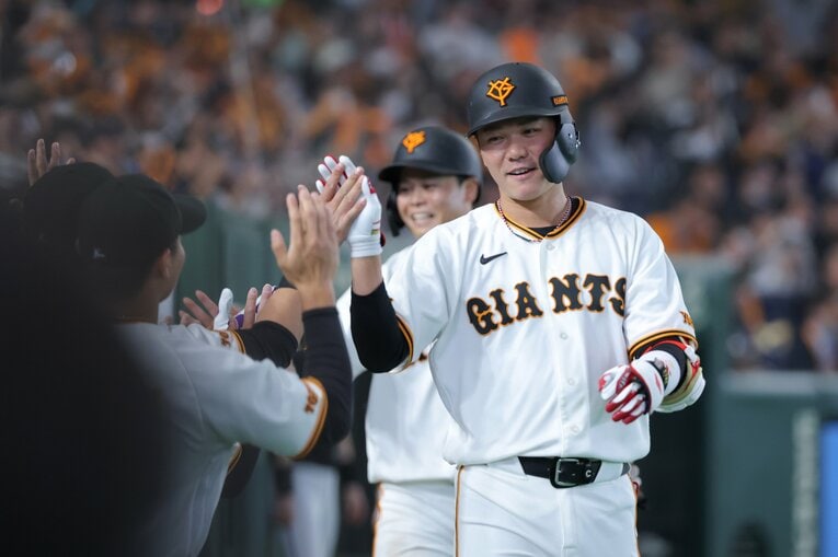 今年のランキングで坂本勇人（37歳）は4位にランクイン。依然として高い人気を集めている ©JIJI PRESS