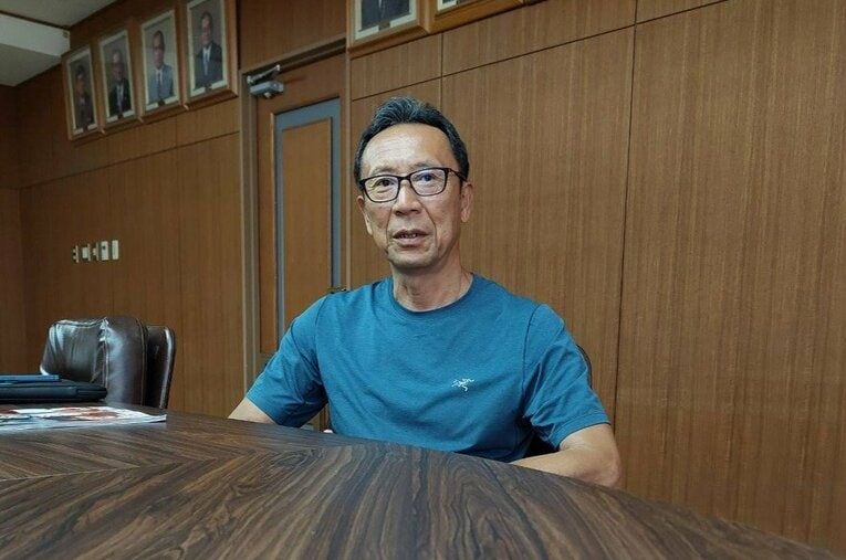 日本陸連でジュニアの育成担当を務め、自身も110ｍハードルで日本選手権制覇の経験がある杉井氏　©︎NumberWeb