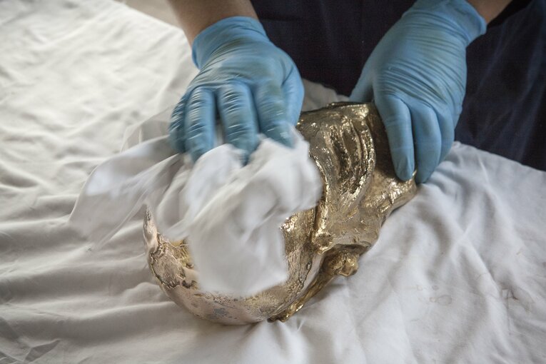 W杯トロフィー「門外不出の製造過程」を特別に撮った…4代目女性社長いわく「情熱が工房の隅々にまで息づいています」(22)