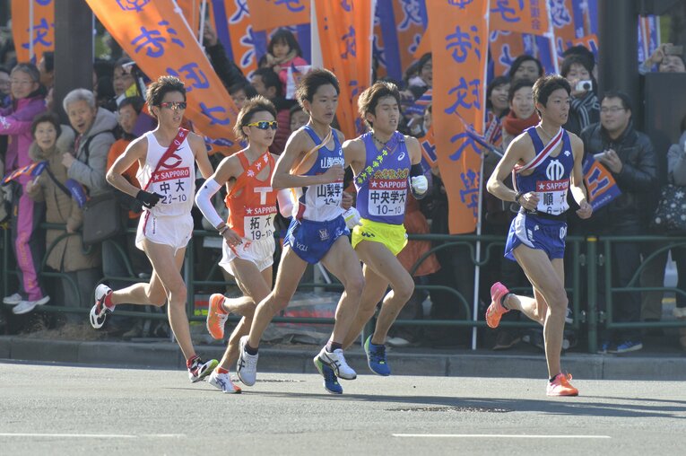 1年の留年を経た山梨学大4年時には箱根駅伝の10区を走った。エノック・オムワンバの途中棄権があり、参考記録に　©︎JIJI PRESS