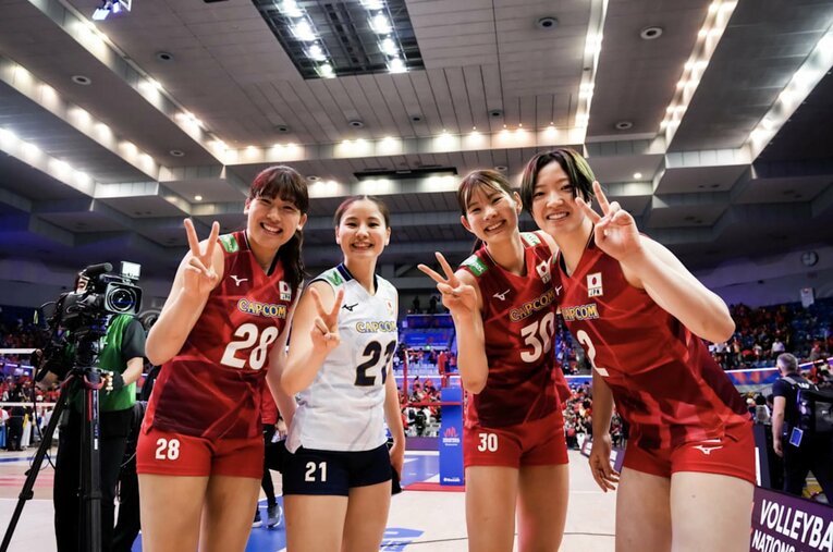 深澤めぐみ、西村弥菜美、北窓絢音、荒木彩花（VNLフランス戦）©︎Volleyball World