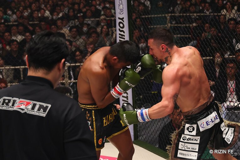 ブアカーオ・バンチャメークvs.木村“フィリップ”ミノル　©RIZIN FF